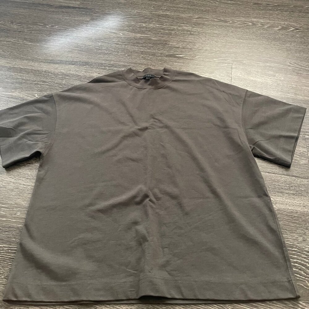 Cos heavyweight oversized Tshirts size M in Taupe